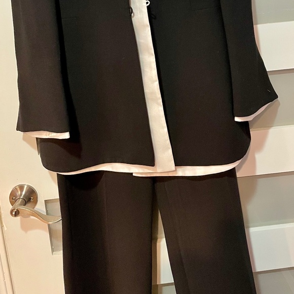 Sag Harbor black and white suit - Picture 2 of 6